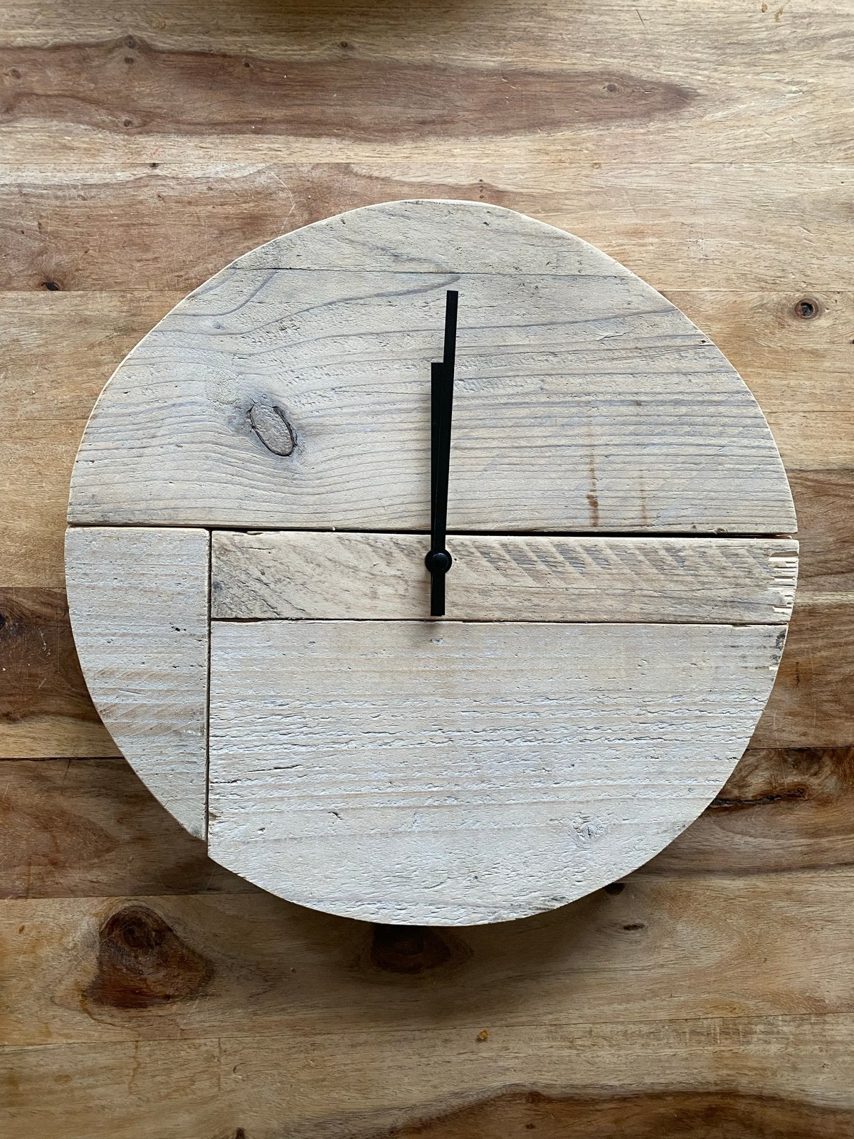Handgemaakte wandklok van steigerhout (33cm), Wandklok, Landelijk, Nieuw, Ophalen of Verzenden