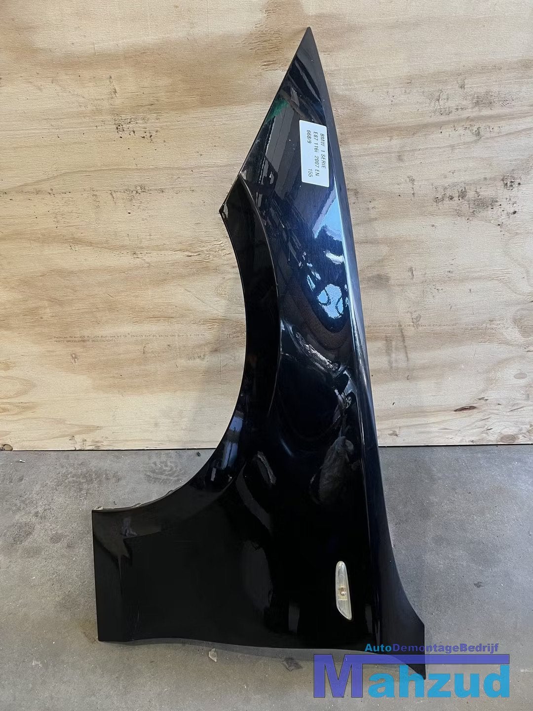 BMW 1 SERIE E87 zwart 668/9 links voorscherm 2003-2010, Petuelring 130
80788  Munich, DE, Gebruikt, Info@bmw.de, Voor