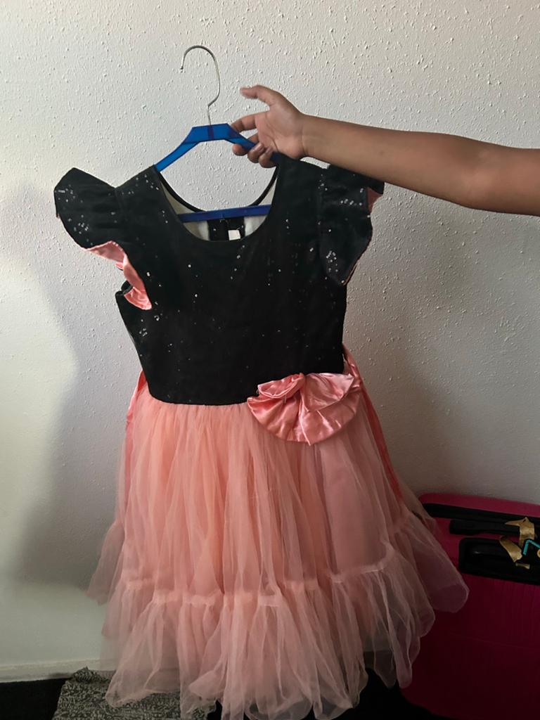 Feestjurk zwart met roze tule - Maat 11-12 jaar, Kinderen en Baby's, Kinderkleding | Maat 152, Ophalen, Zo goed als nieuw, Meisje