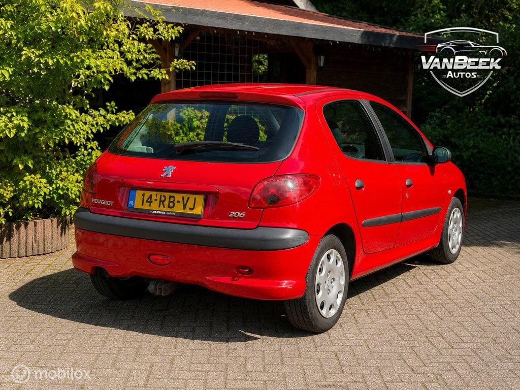 Peugeot 206 1.1 XR Apk, Voorwielaandrijving, Gebruikt, 31 €/maand, 4 cilinders
