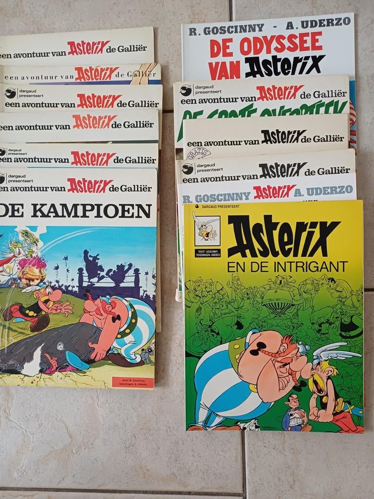 12 Asterix de Galliër stripalbums - Diverse titels, Meerdere stripboeken, Ophalen of Verzenden, Gelezen, René Goscinny, Albert Uderzo