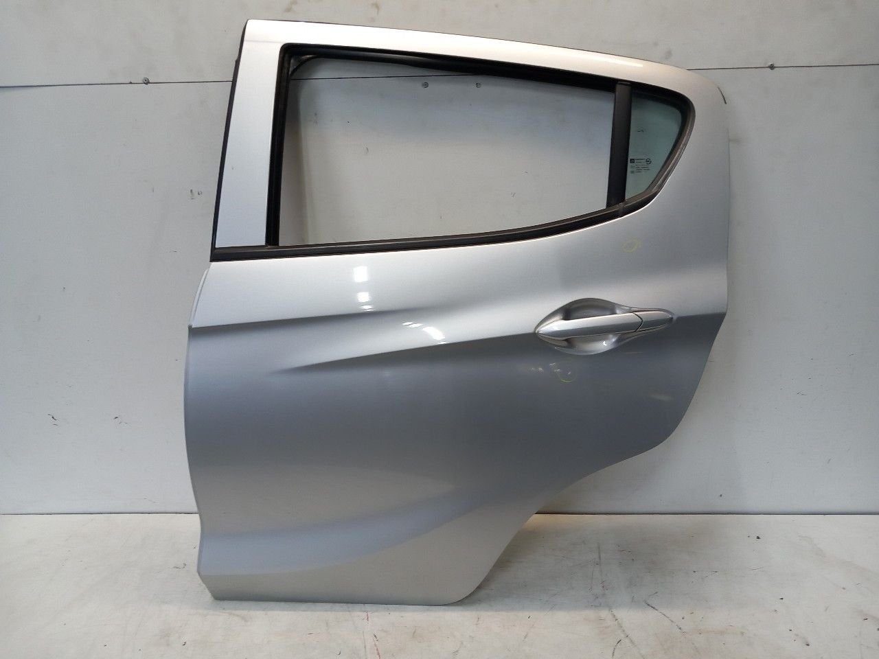 Portier links achter Opel Karl, Onderdelen@venauto.nl, Van der Ven Autorecycling B.V., Gebruikt, Ettenseweg 76, 4706 PB Roosendaal, The Netherlands