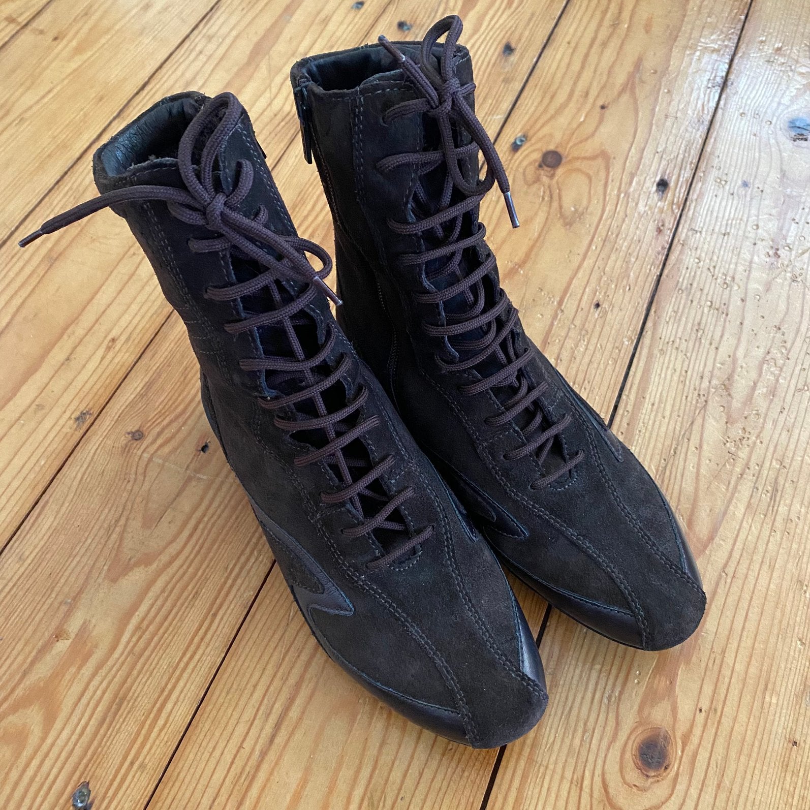 GEOX SUÈDE LEREN HALFHOGE LAARSJE 37,5, Kleding | Dames, Schoenen, Bruin, Lage of Enkellaarzen, Ophalen of Verzenden, Gedragen
