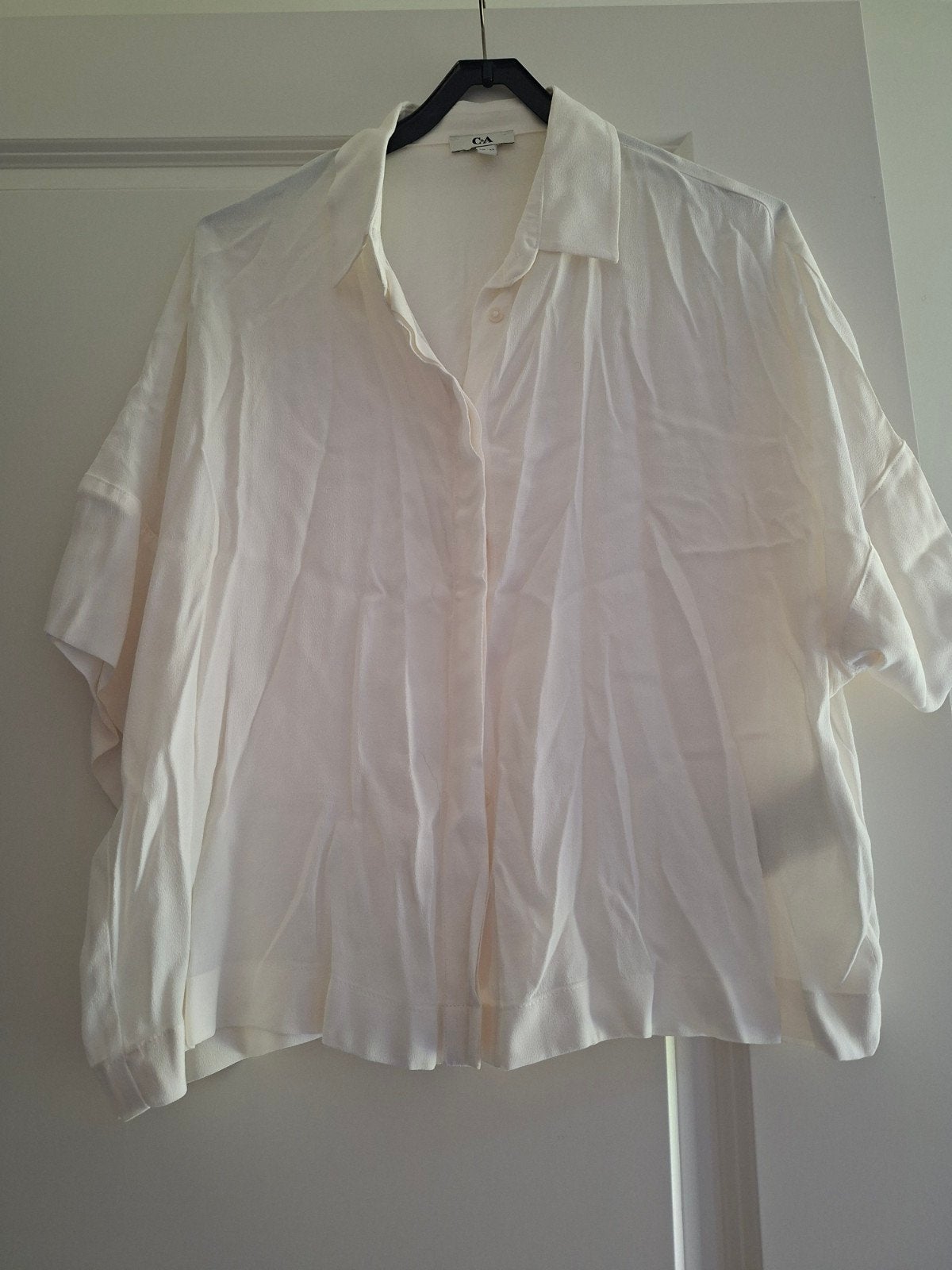 Witte blouse met korte mouwen - C&A, Kleding | Dames, Wit, Maat 42/44 (L), Ophalen of Verzenden, Zo goed als nieuw