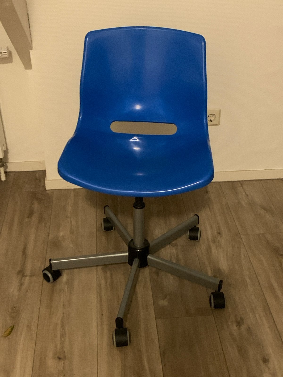Blauwe in hoogte verstelbare bureaustoel op wielen, Ophalen, Zo goed als nieuw, Blauw, Bureaustoel