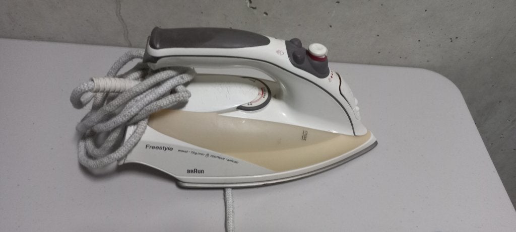 Braun Freestyle stoomstrijkijzer, Ophalen, Gebruikt, Strijkijzer met snoer