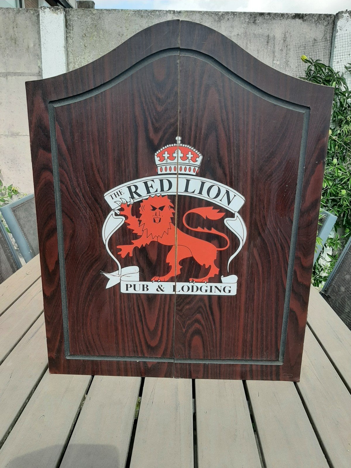 Dartbordkast 'The Red Lion Pub & Lodging', Ophalen, Gebruikt, Overige typen
