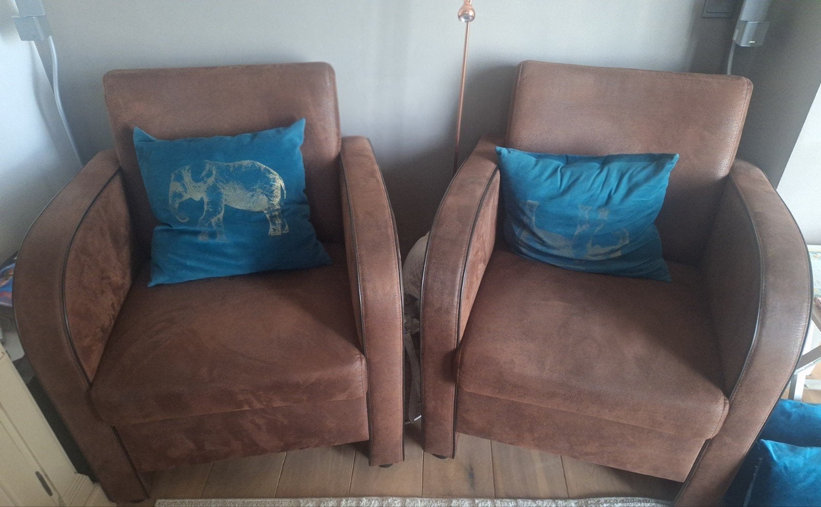 twee leer/suede fauteuils bruin, Ophalen, Gebruikt, 50 tot 75 cm, Leer