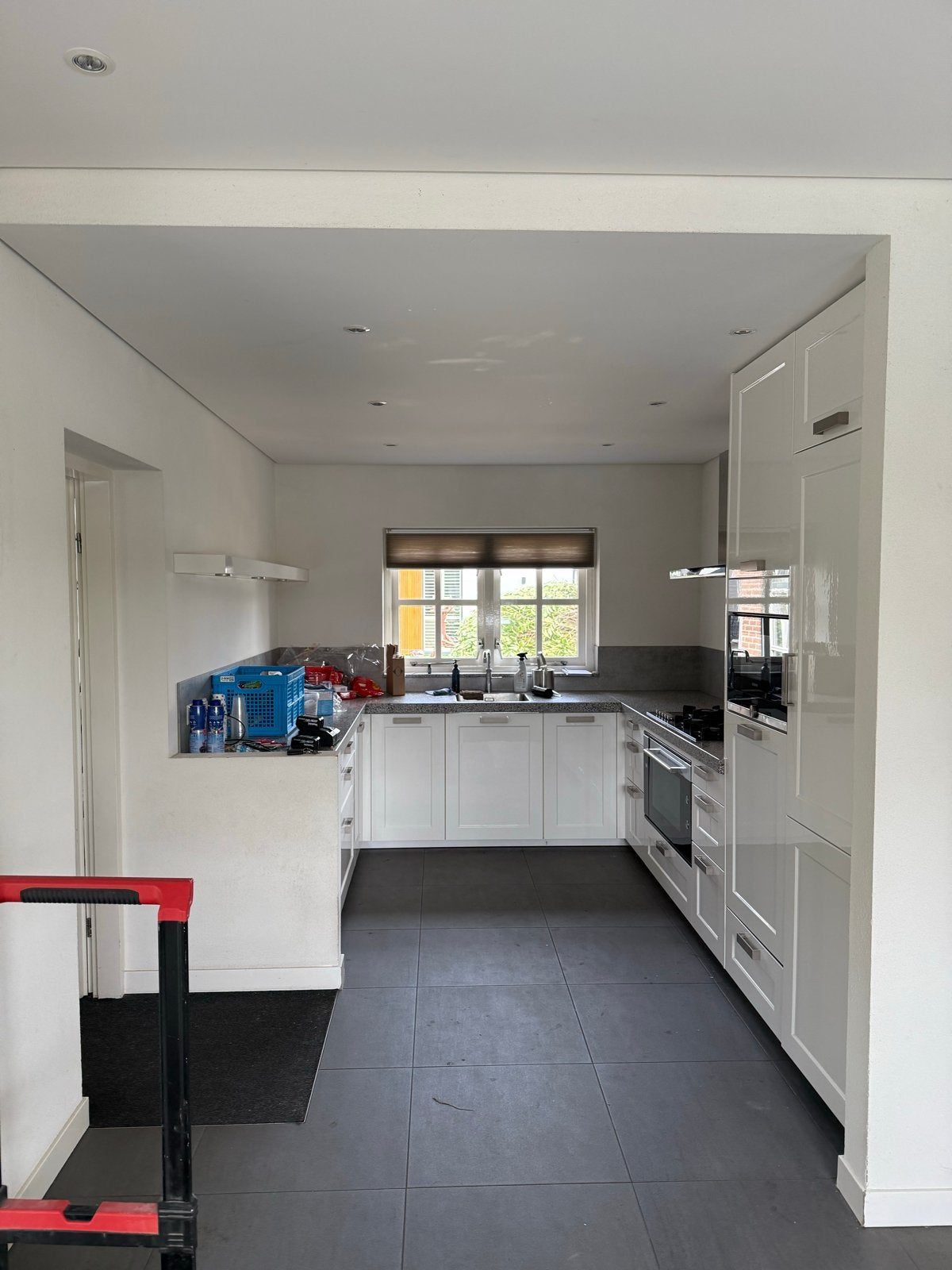 Moderne U-keuken met Siemens apparatuur en 1 jaar oude vaatw, U-keuken, Wit, Graniet of Steen, Ophalen of Verzenden