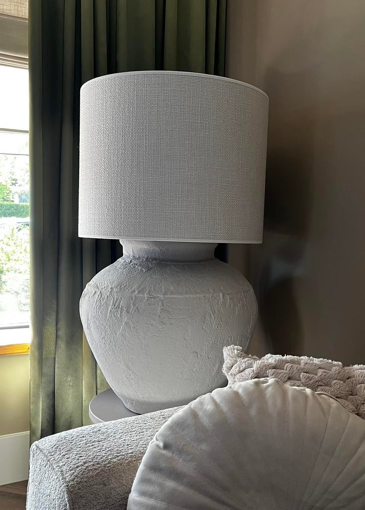 Kruiklamp groot wit inclusief kap landelijk wonen, Huis en Inrichting, Lampen | Tafellampen, Ophalen, Zo goed als nieuw