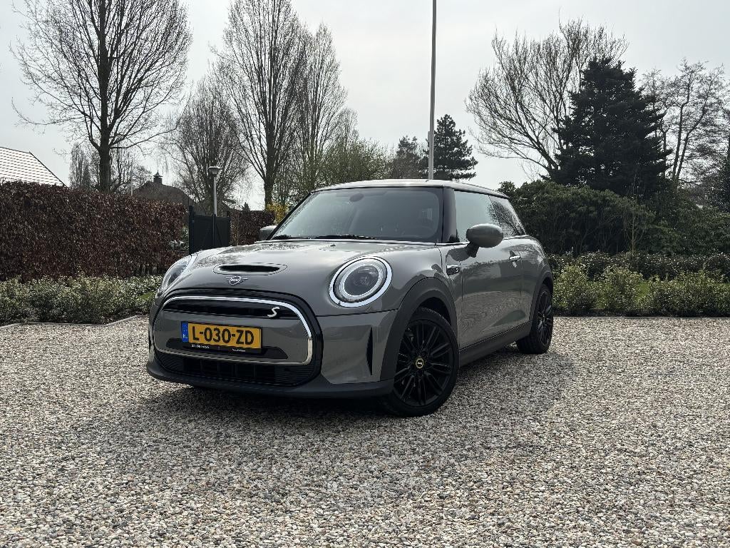 Mini Cooper SE | 95% SoH | Nieuwe all-seasons | 184pk, 50 €/maand, 4 stoelen, Elektrisch, Particulier