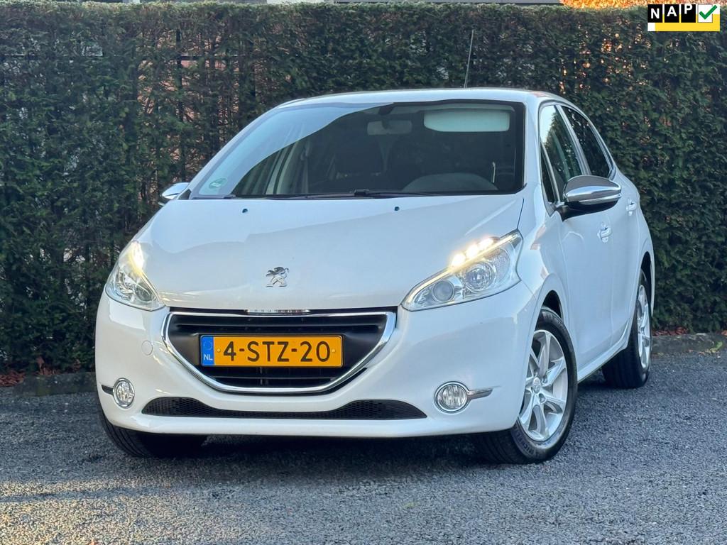 Peugeot 208 1.2 VTi Oxygo CRUISE/AIRCO/DB-RIEM V.V/RIJKLAAR!, Voorwielaandrijving, Euro 5, Gebruikt, 31 €/maand
