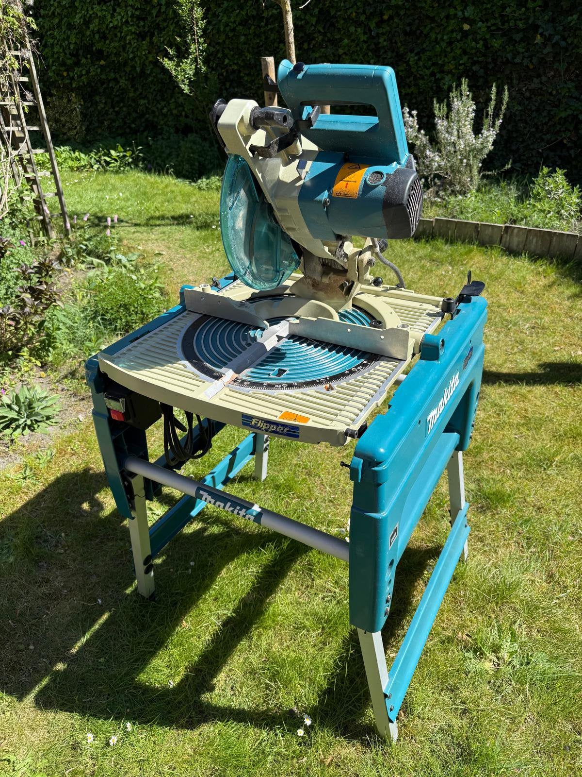 Makita LF1000 afkort en tafelzaag, Doe-het-zelf en Verbouw, Ophalen, 70 mm of meer, Zo goed als nieuw, Afkortzaag