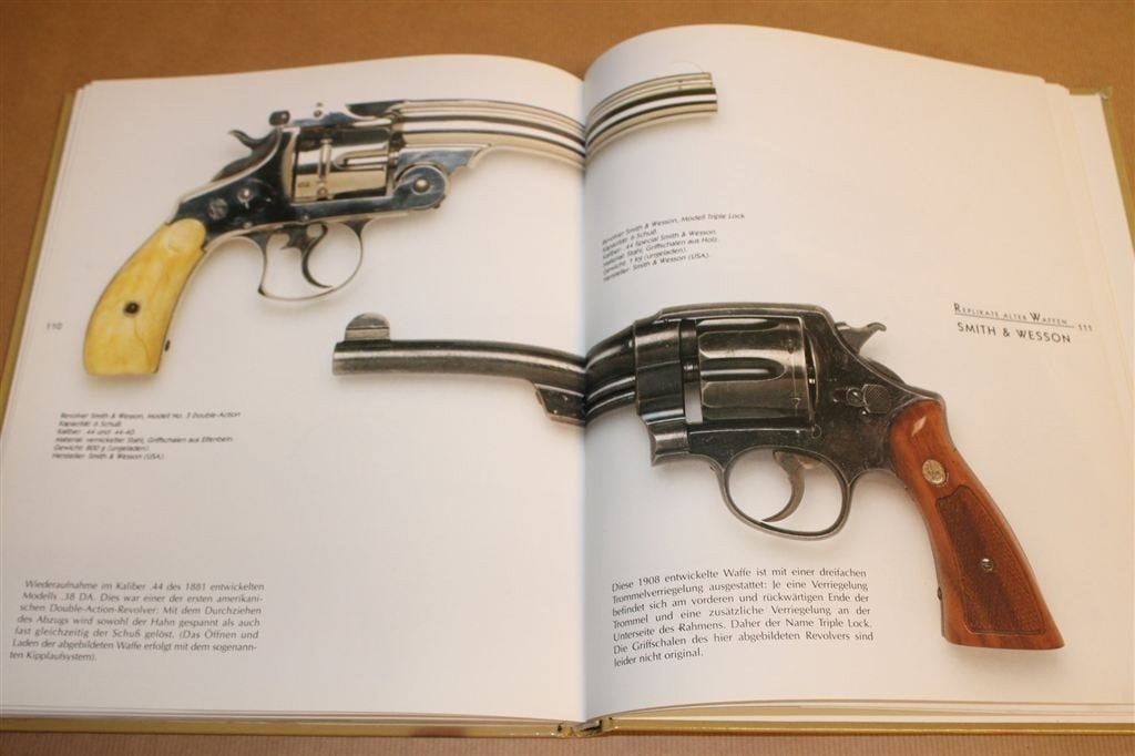 Revolvers & Pistolen — Voor Liefhebbers en Verzamelaars, Ophalen of Verzenden, Tweede Wereldoorlog, Zo goed als nieuw, Overige onderwerpen