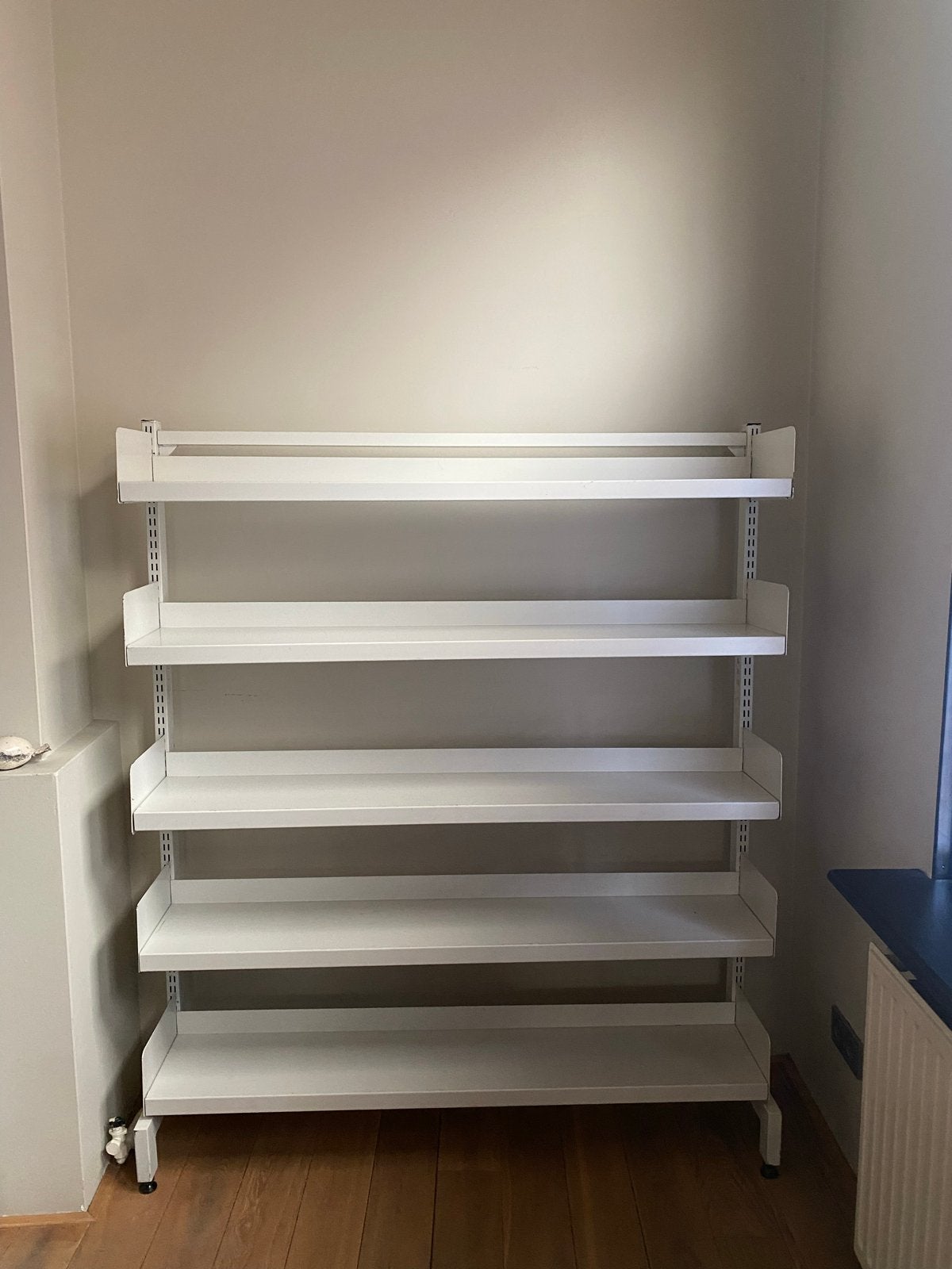 Beige metalen stellingkast met 5 planken, Ophalen, Met plank(en), Gebruikt, 100 tot 150 cm