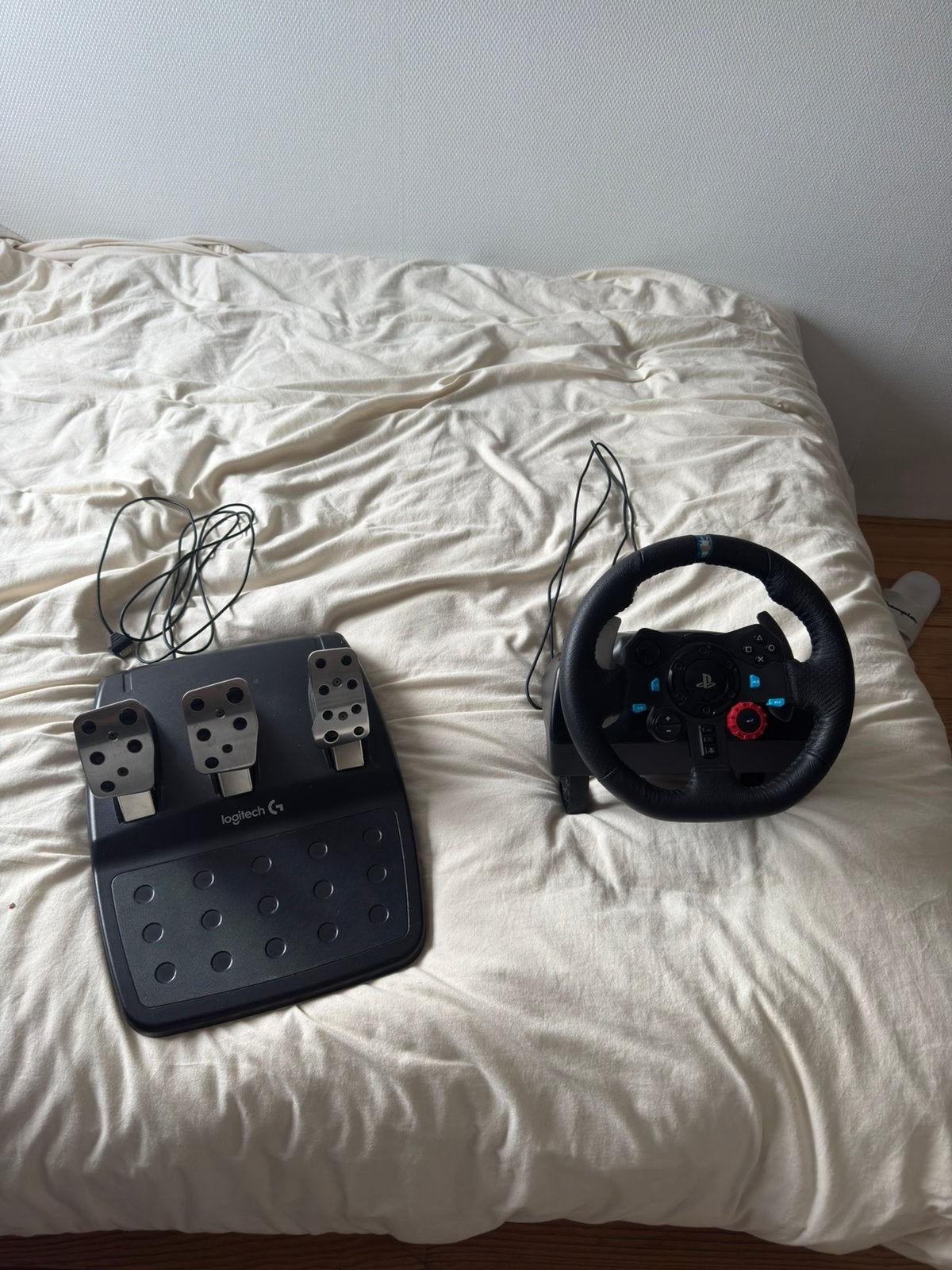 Logitech g29 || PC/ps4/ps5, Spelcomputers en Games, Spelcomputers | Overige Accessoires, Zo goed als nieuw, Racestuur, Logitech
