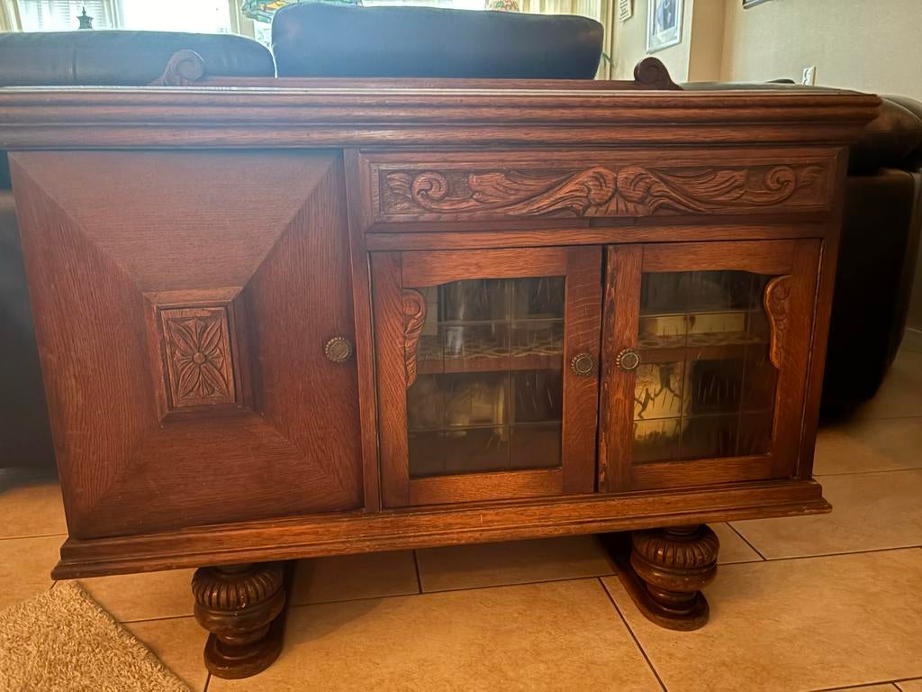 Antieke houten kast met glazen deuren glas in lood, Ophalen