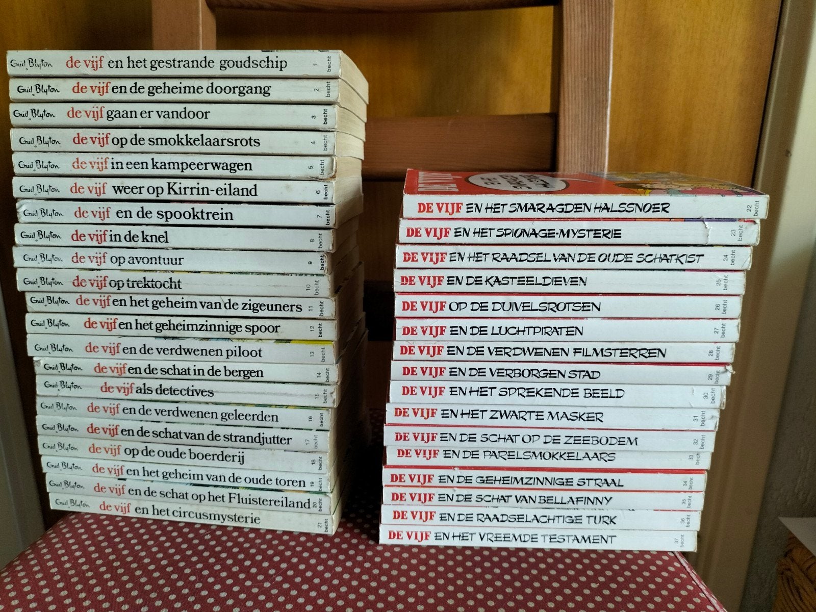 Enid Blyton De Vijf-serie + rode De Vijf serie, €2,50 pstk, Ophalen of Verzenden, Gelezen, Enid Blyton, Fictie algemeen