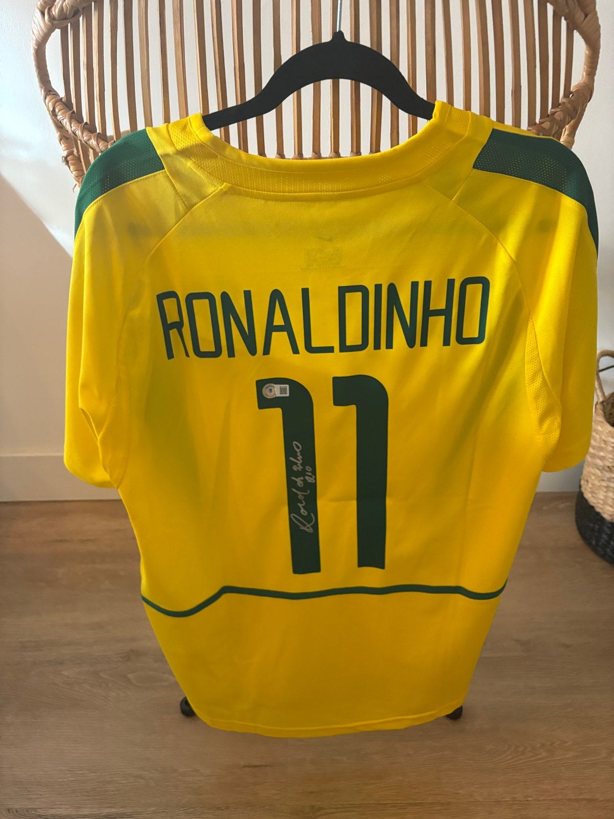 Gesigneerd Ronaldinho Brazilië shirt 2002, Maat L, Ophalen of Verzenden, Zo goed als nieuw, Shirt