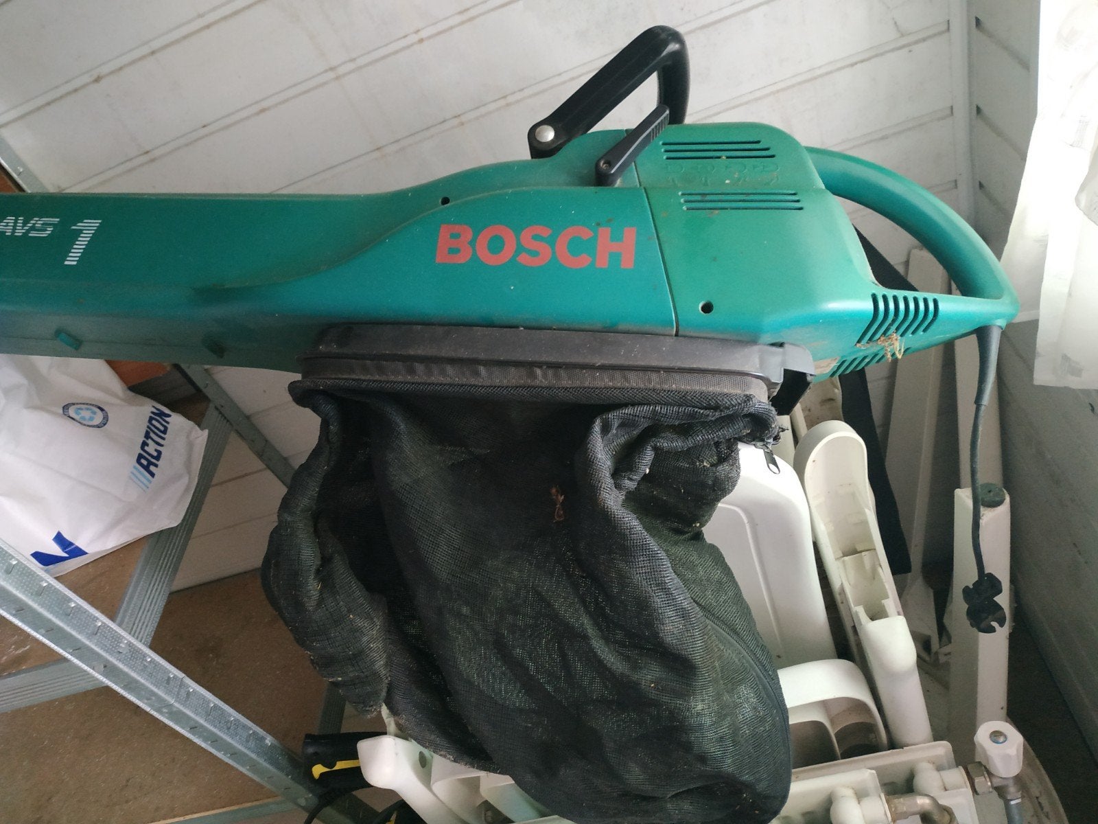 Bosch bladblazer, Ophalen, Elektrisch