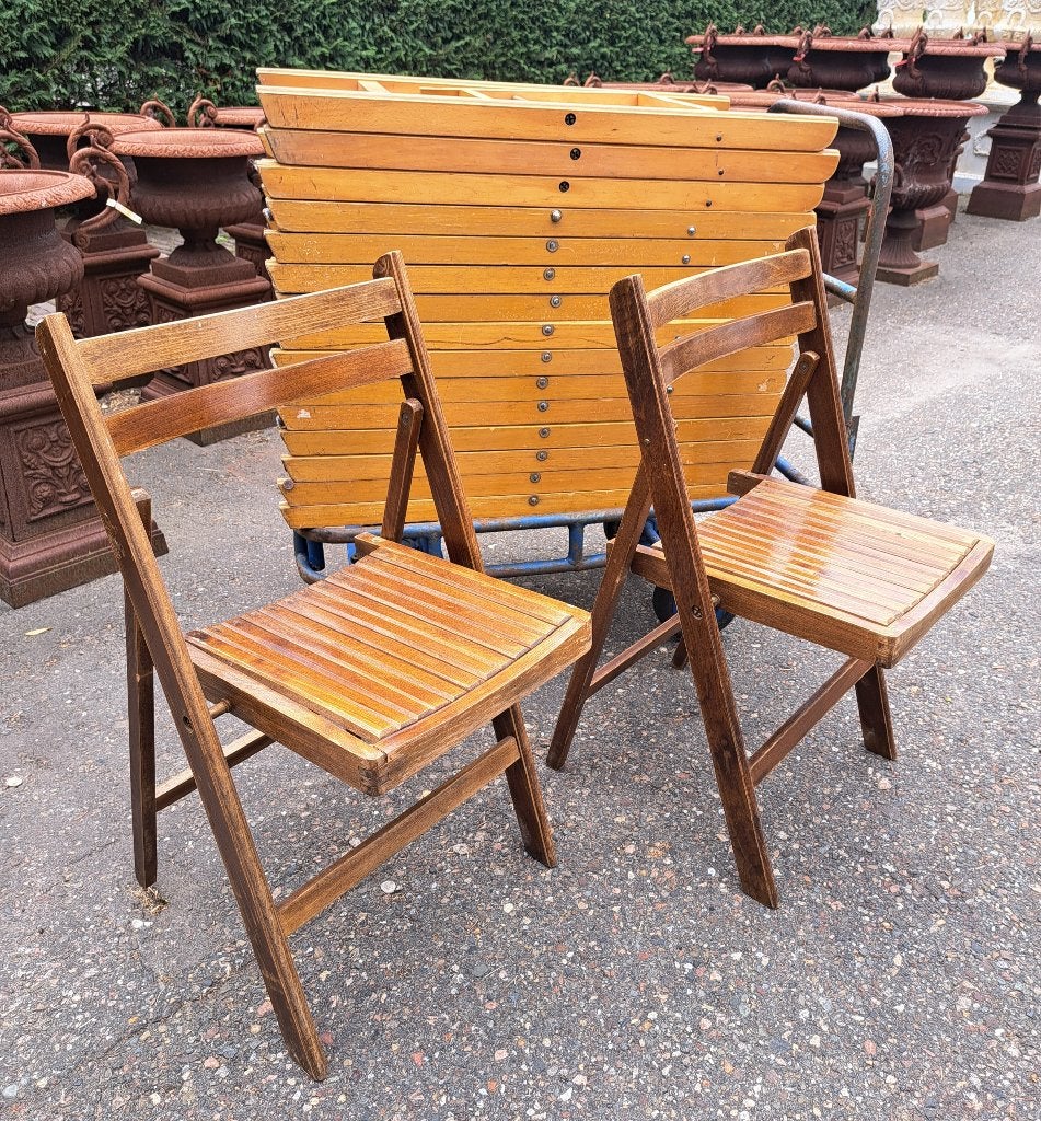 Een mix van 19 gebruikte klapstoelen allemaal in goede staat, Ophalen, Gebruikt, Bruin, Vijf, Zes of meer stoelen
