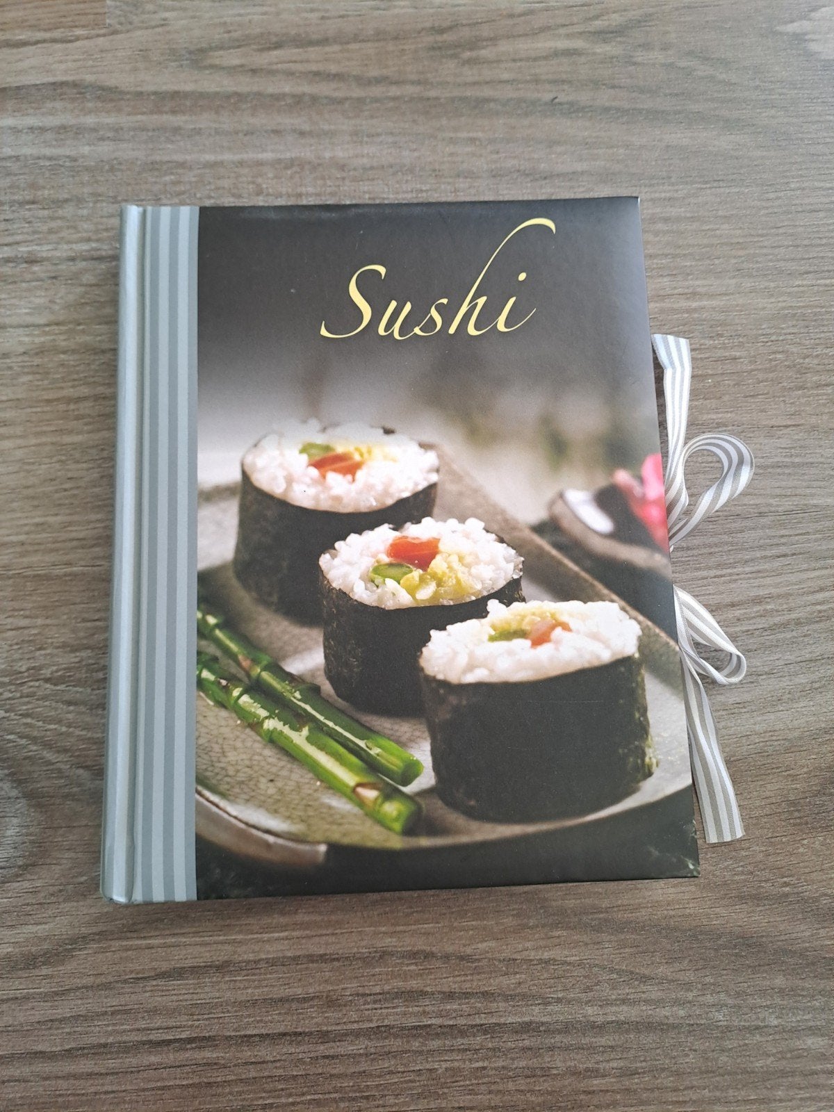 Sushi Kookboek: Leer Zelf Sushi Maken, Boeken, Ophalen of Verzenden, Zo goed als nieuw, Azië en Oosters, Hoofdgerechten
