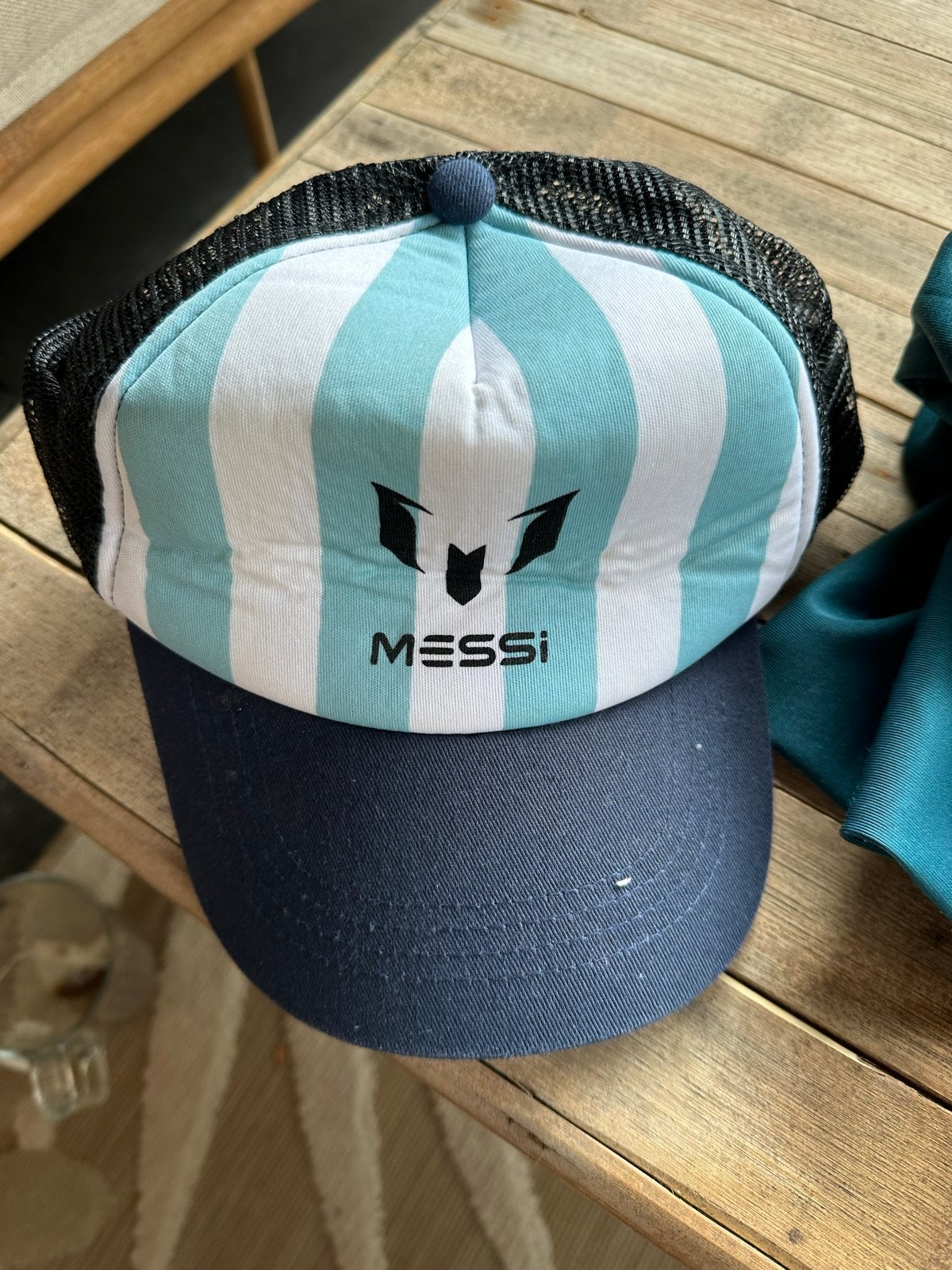 Messi kleding set: shirt, broek, hoodie en pet, Ophalen, Zo goed als nieuw, Jongen, Setje