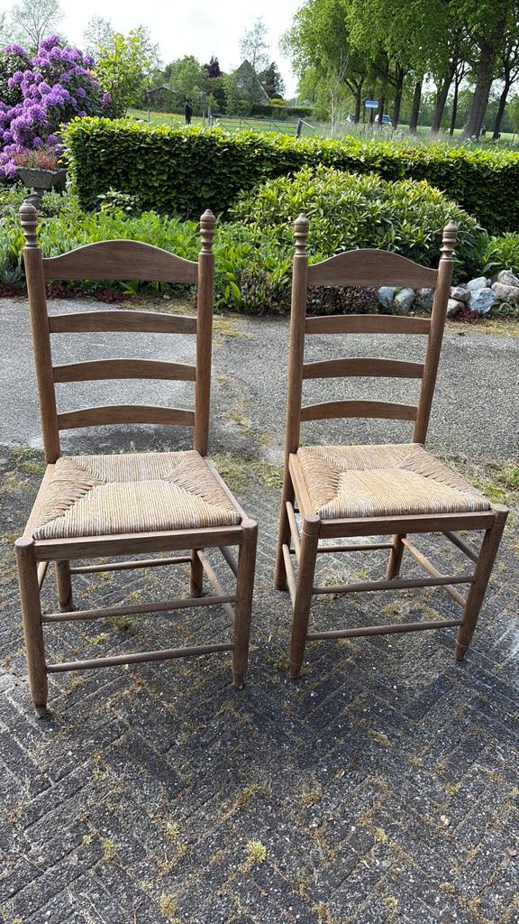 2 leuke rieten stoelen, Antiek en Kunst, Antiek | Meubels | Stoelen en Banken, Ophalen