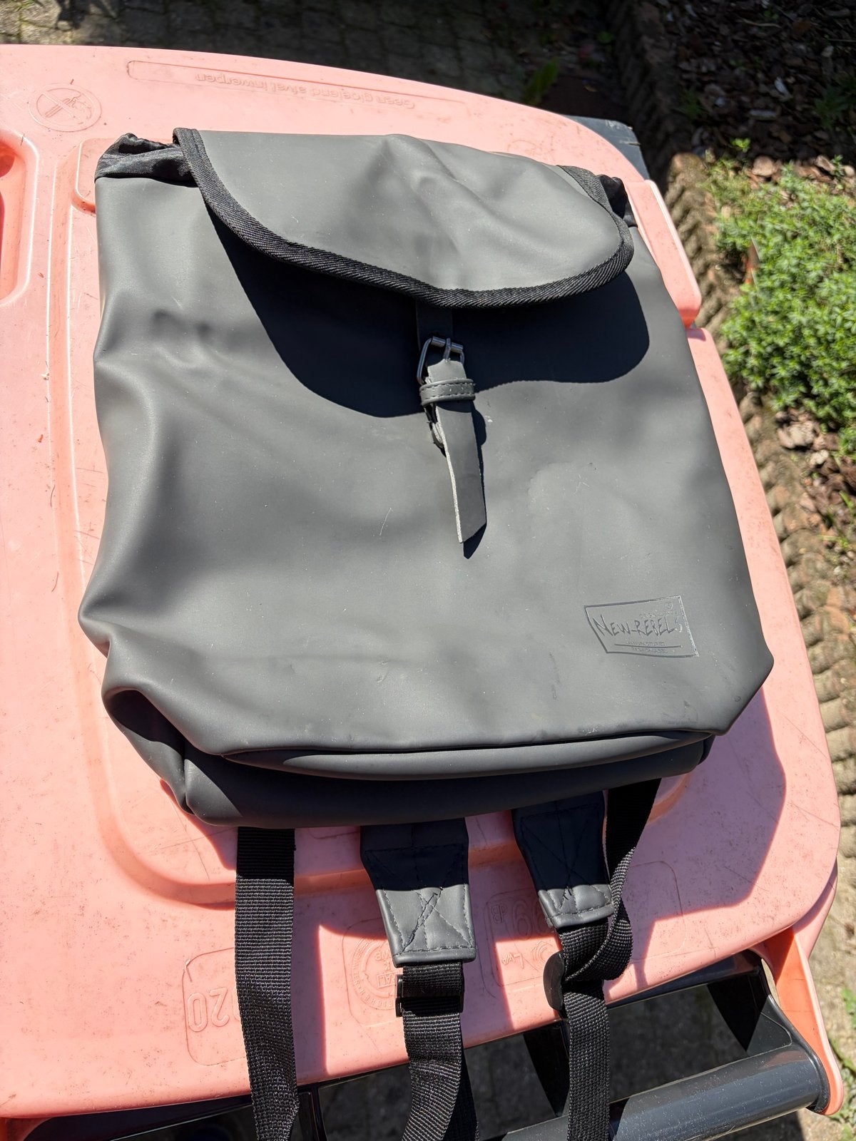 New Rebels waterdichte rugzak - Grijs, Gebruikt, 25 tot 40 cm, Waterdicht, Ophalen