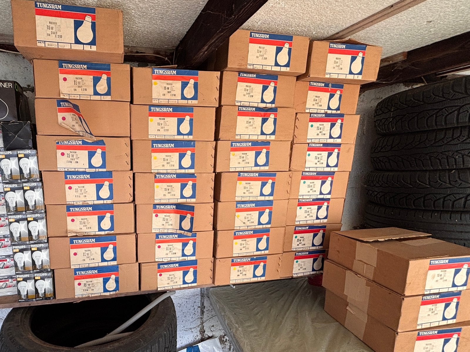 Vintage Tungsram gloeilampen 15W E27 - 34 dozen (850 st.), Huis en Inrichting, Gloeilamp, Overige lichtkleuren, Nieuw, Overige merken