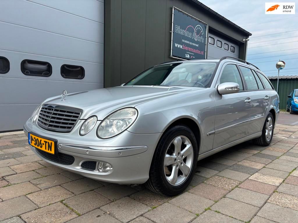 Mercedes-Benz E-klasse Combi 240 Elegance Aut S-dak Navi Led, Automaat, Achterwielaandrijving, Gebruikt, Zwart