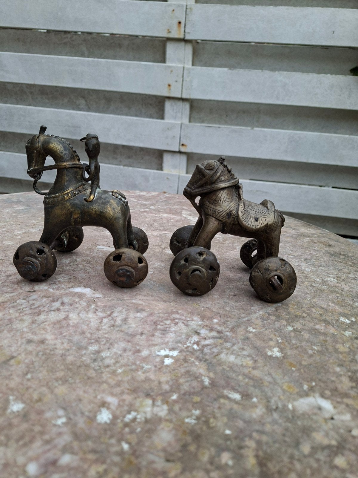 Twee stuks indiase paarden op wielen., Ophalen of Verzenden, Dier