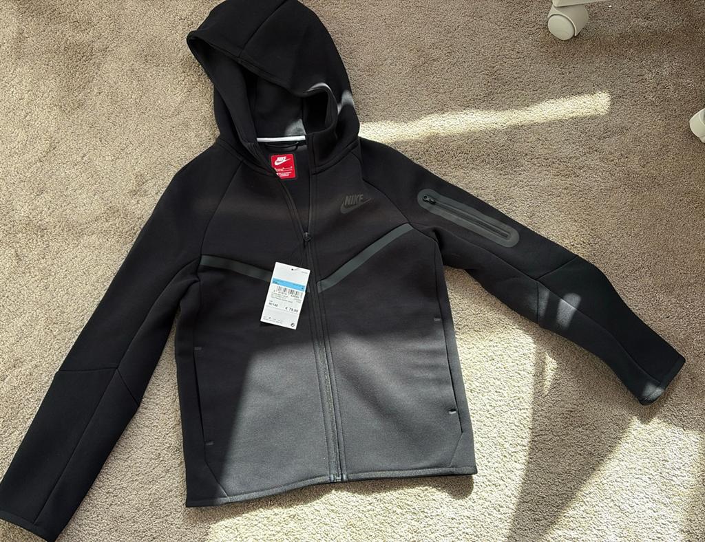 Nike Tech zwart vest kids maat 140 tot 150! Nieuw met kaart, Ophalen of Verzenden, Nieuw, Jongen of Meisje