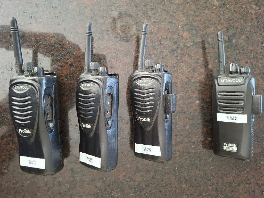 Kenwood portofoon TK-3201, Gebruikt, Met broekklem, Ophalen of Verzenden, Portofoon of Walkie-talkie