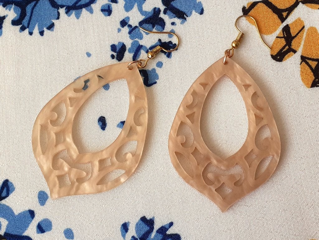oorbellen hangers barok beige hars, Overige materialen, Hangers, Beige, Nieuw