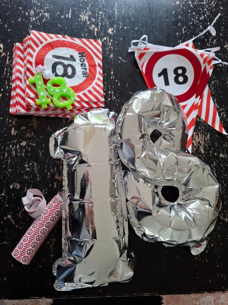 Versiering 18 jaar, Ophalen of Verzenden, Zo goed als nieuw, Versiering, Verjaardag