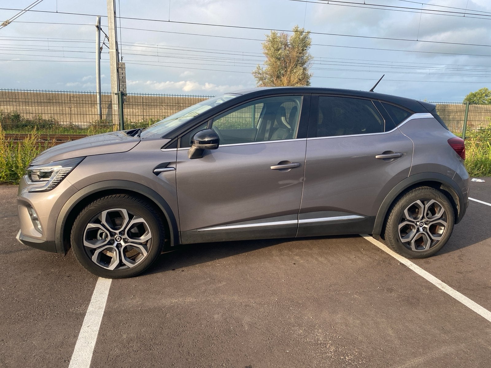Renault Captur 1.6 E-tech Hybrid 145 Intens Aut 2022 24.000, 750 kg, 715 kg, Origineel Nederlands, SUV of Terreinwagen