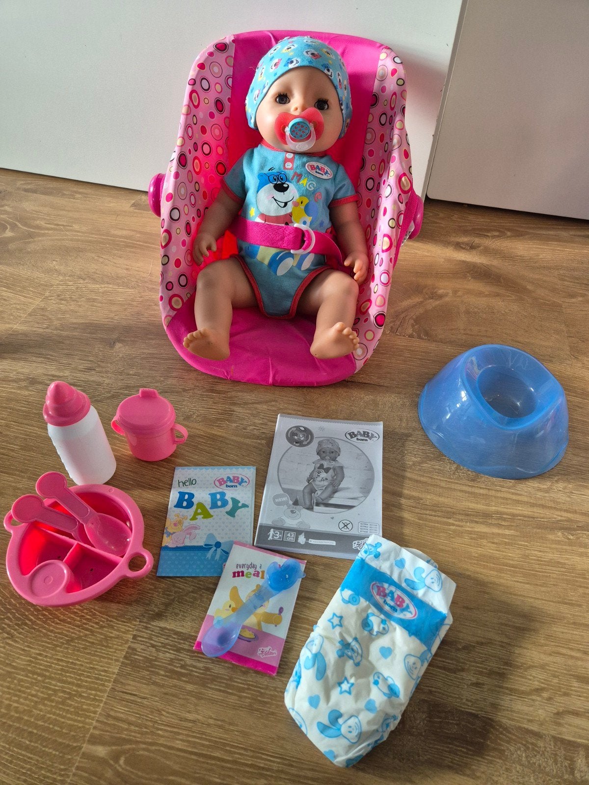 Baby Born Magic Boy met accessoires en autostoeltje, Ophalen, Zo goed als nieuw, Babypop