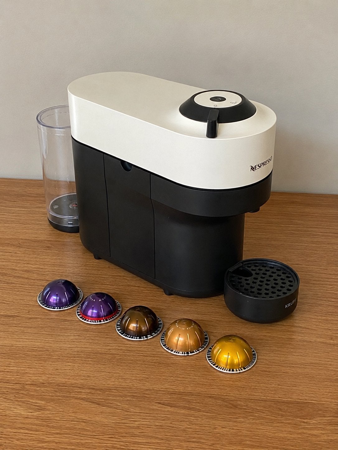 Nespresso apparaat - Slechts 3x gebruikt!, Ophalen of Verzenden, Zo goed als nieuw, Espresso apparaat, Koffiepads en cups