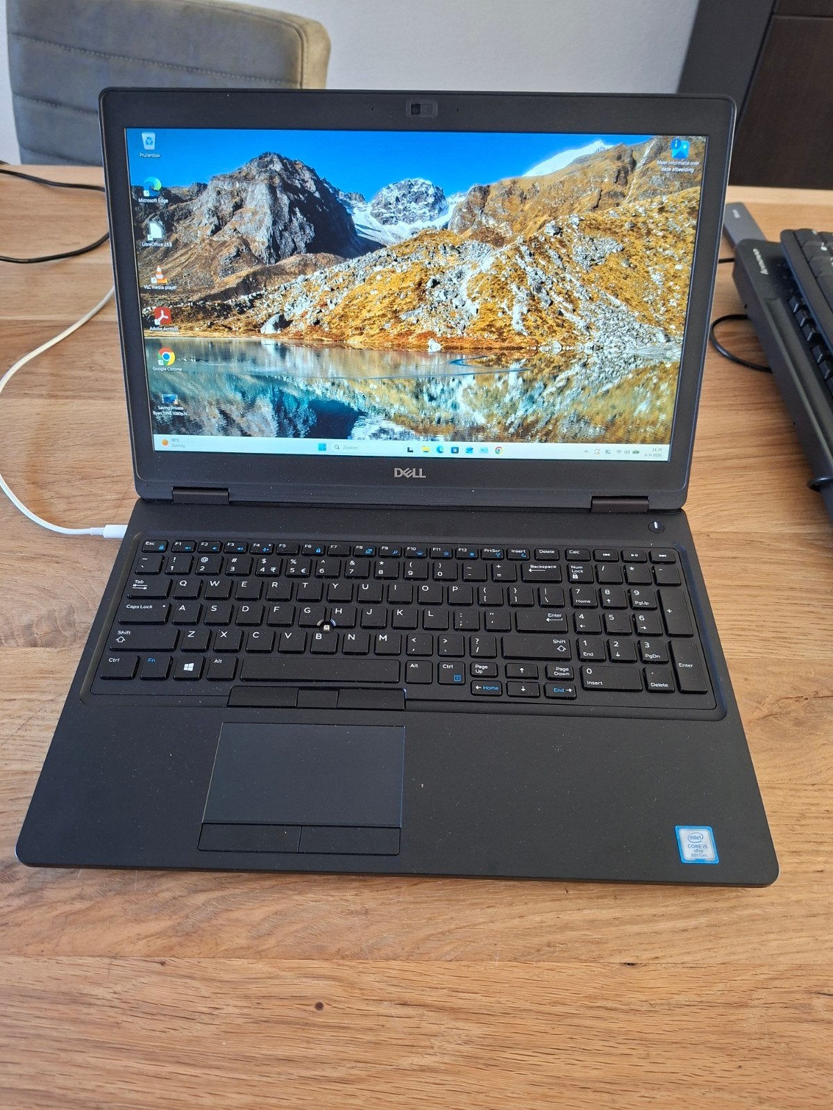 Dell Latitude 5590 i5-8350U, 8GB RAM, 238GB SSD windows 11, Computers en Software, Ophalen, 8 GB, Minder dan 2 Ghz, Zo goed als nieuw