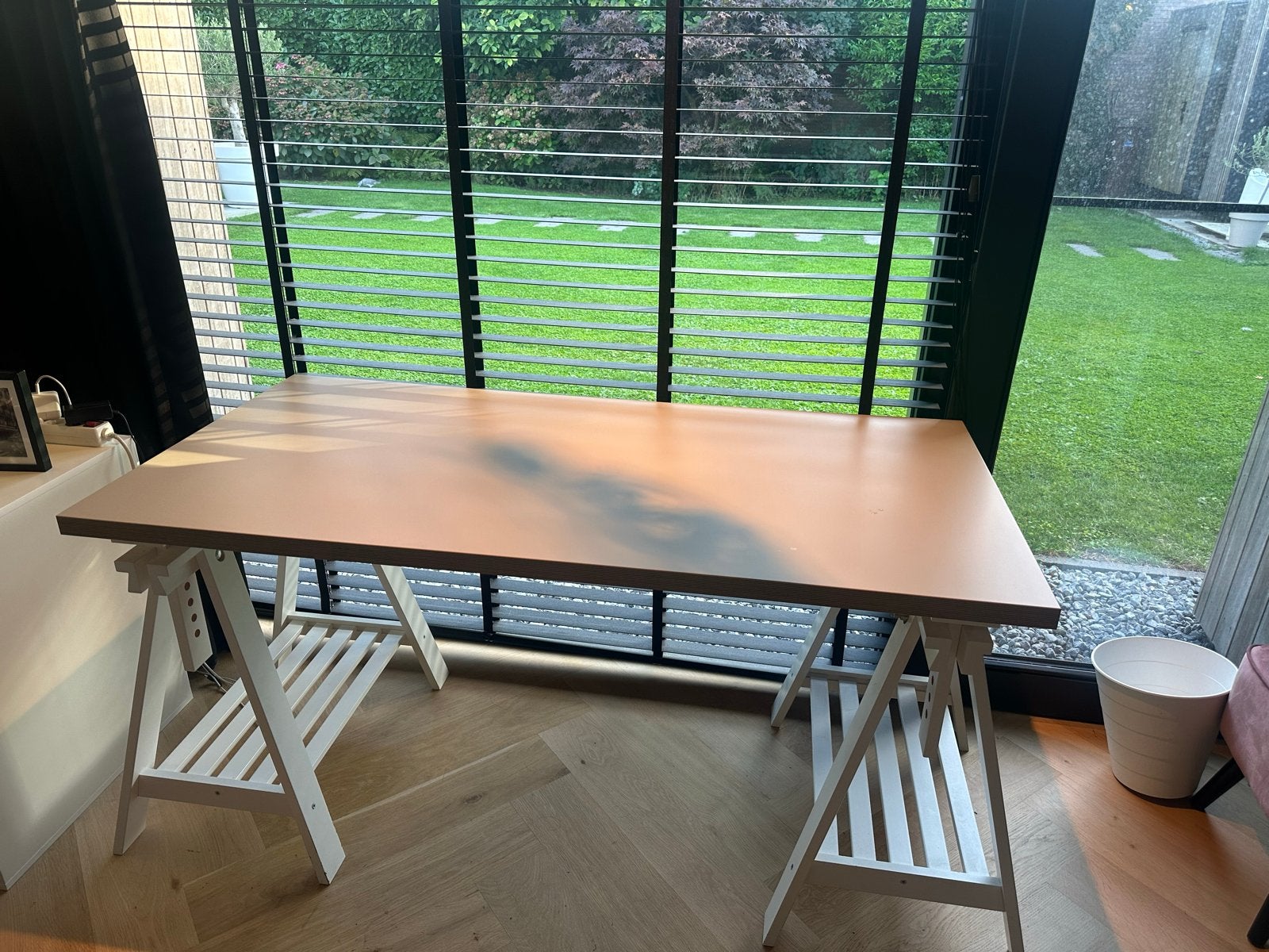 Bureau met schragen - Wit/Beige, Ophalen of Verzenden, Gebruikt