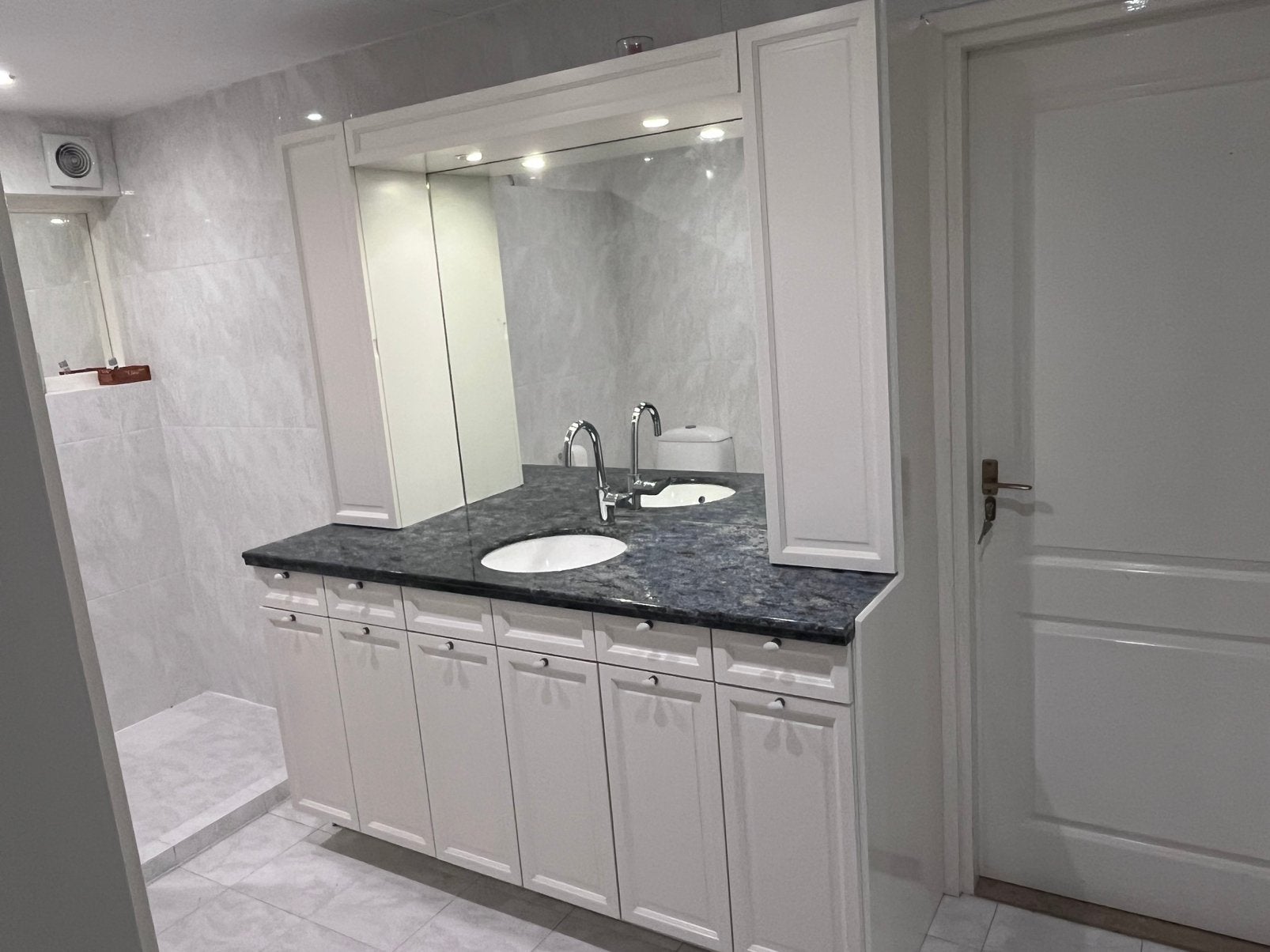 Gratis!! Badkamer meubel blauw hardsteen gespoten frontjes, Huis en Inrichting, Ophalen, Gebruikt, 150 tot 200 cm, 50 tot 75 cm