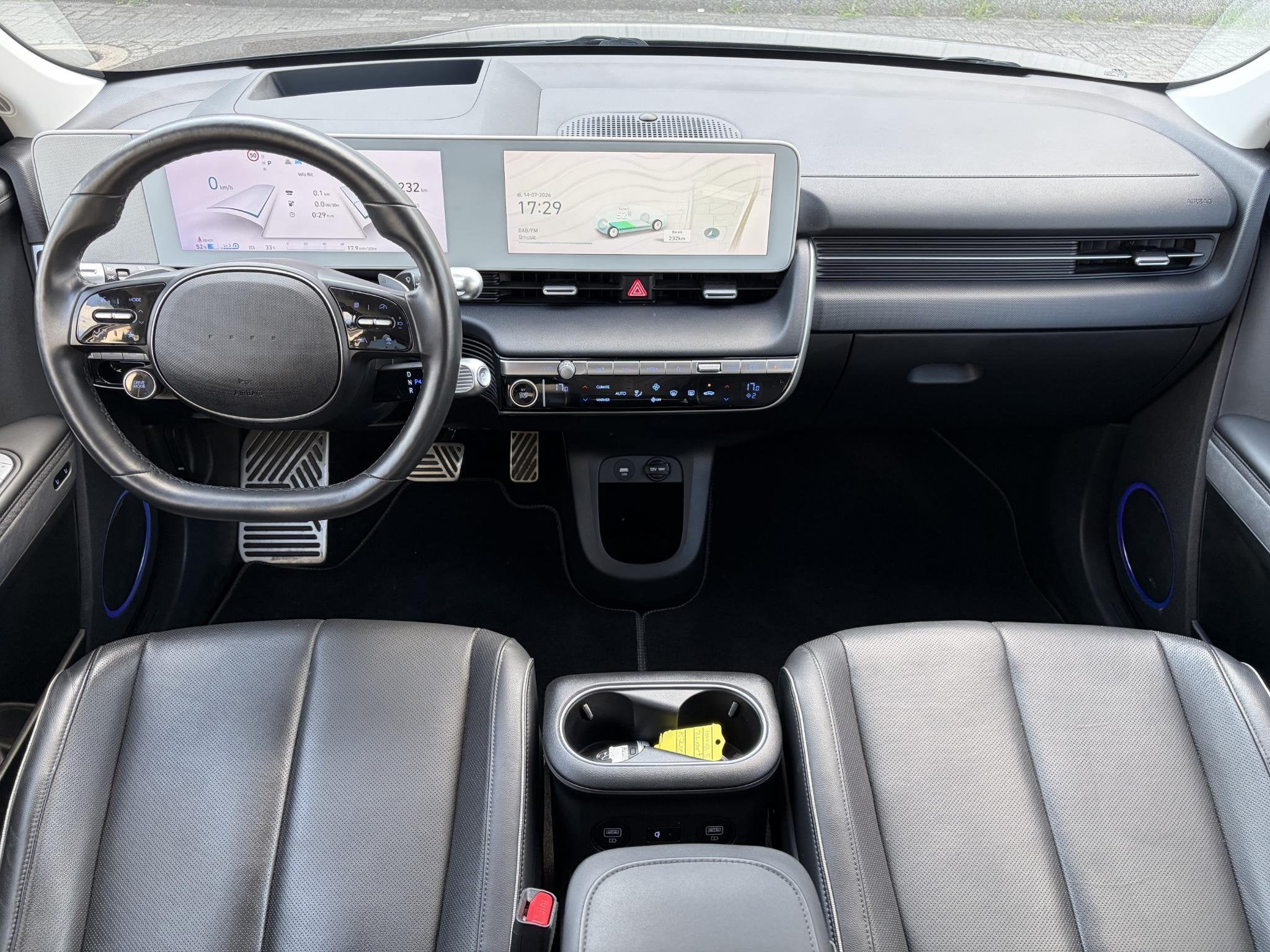 Hyundai IONIQ 5 Lounge 73 kWh / Trekhaak / SOH 100% / Stoel, Automaat, Achterwielaandrijving, Gebruikt, Zwart