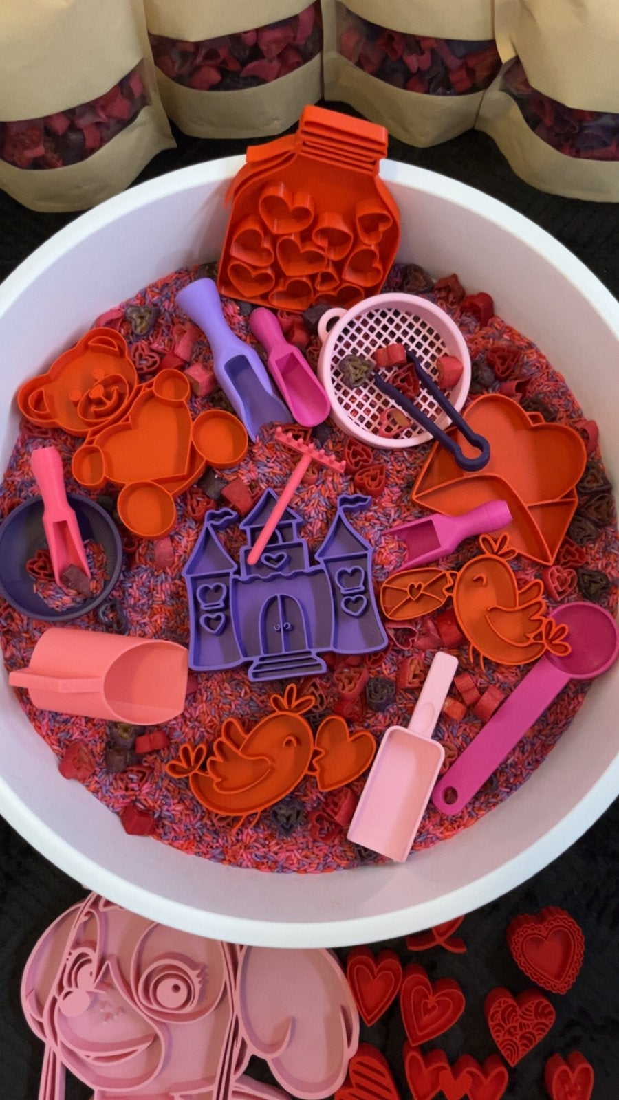 Sensorische Speelbak Roze/Paars/Rood met Rijst & Pasta, Hoogersmilde Beilervaart 1, Ophalen of Verzenden, Info@sensoplay.nl, Ontdekken