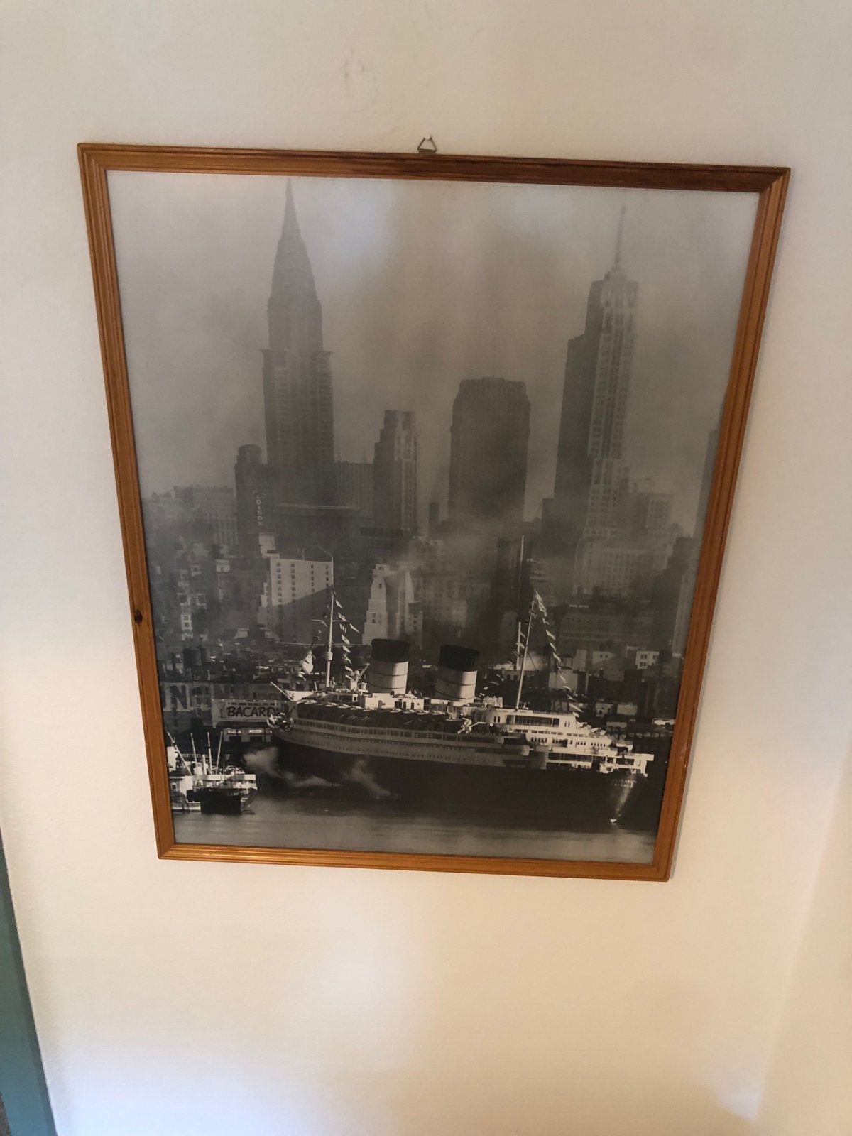 Vintage zwart-wit foto van New York met schip, Antiek en Kunst, Kunst | Tekeningen en Foto's, Ophalen, Foto, Fotografie, Ingelijst