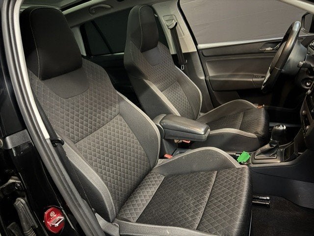 Skoda Rapid Spaceback 1.2 TS Style EDITION *Automaat*Sport*F, Gebruikt, Euro 6, 4 cilinders, Origineel Nederlands