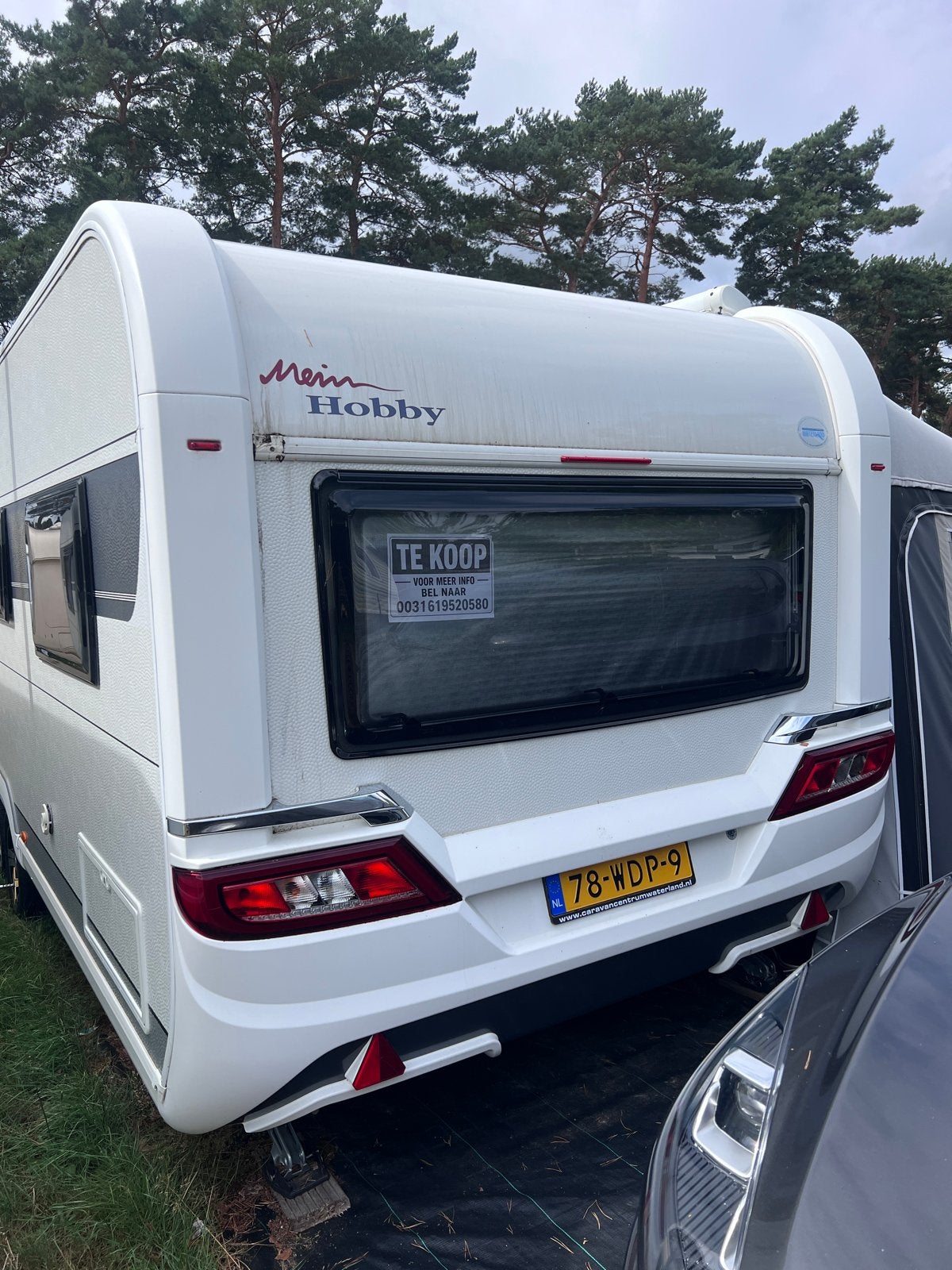Luxe Hobby caravan met voortent en inboedel, Caravans en Kamperen, Caravans, Vast bed, Rondzit, Hobby, Airco