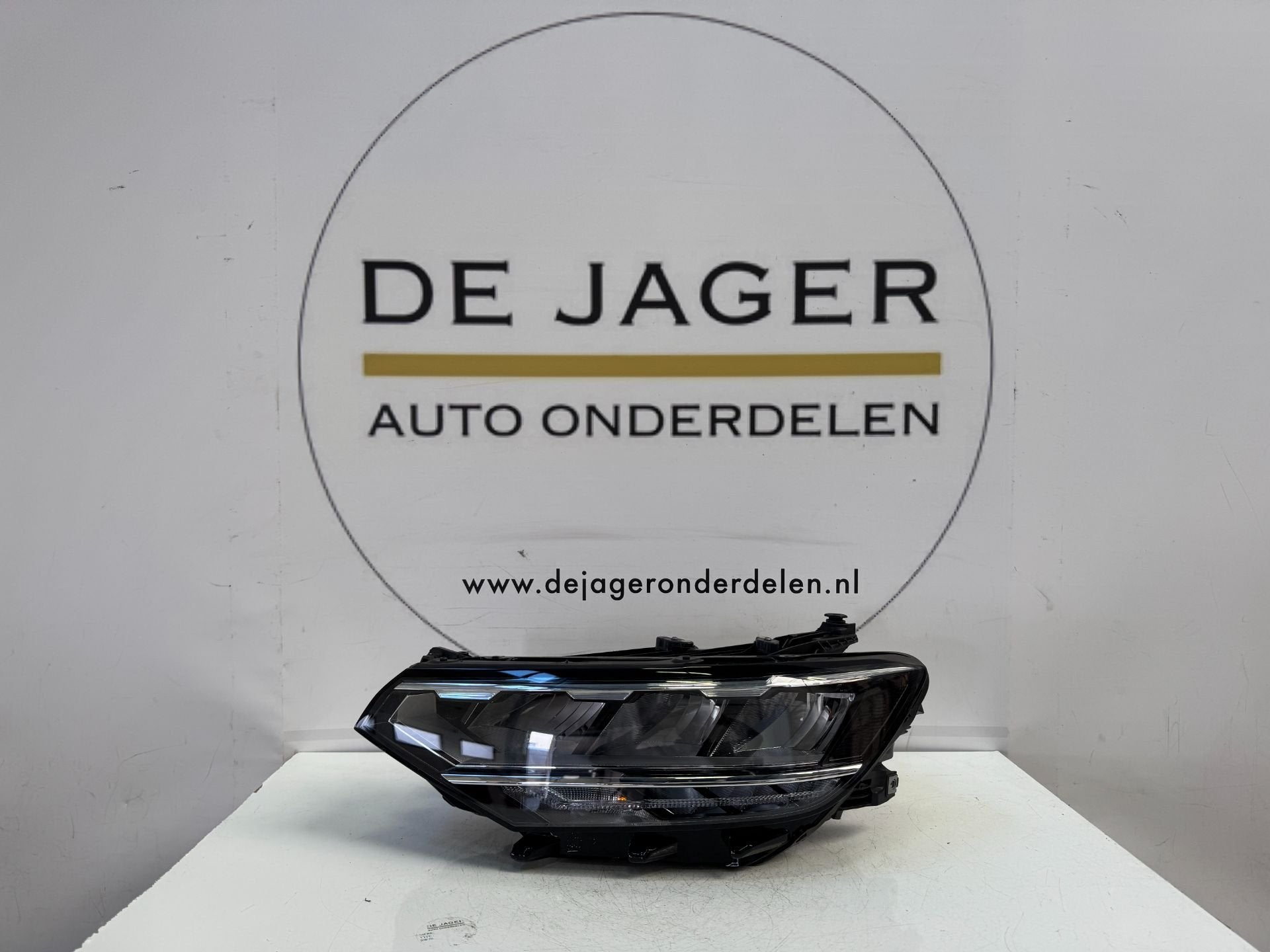 VW PASSAT 3G B8 VOL LED KOPLAMP LINKS 3G1941035P, Gebruikt, Volkswagen, Volkswagen AG, Berliner Ring 2
38440  Wolfsburg, DE