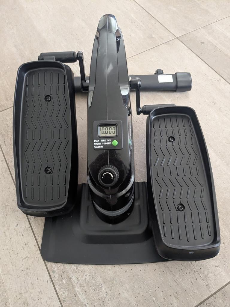 Cardio Fit Desk Trainer - Tunturi Under Desk Bike D10, Sport en Fitness, Fitnessapparatuur, Ophalen of Verzenden, Zo goed als nieuw