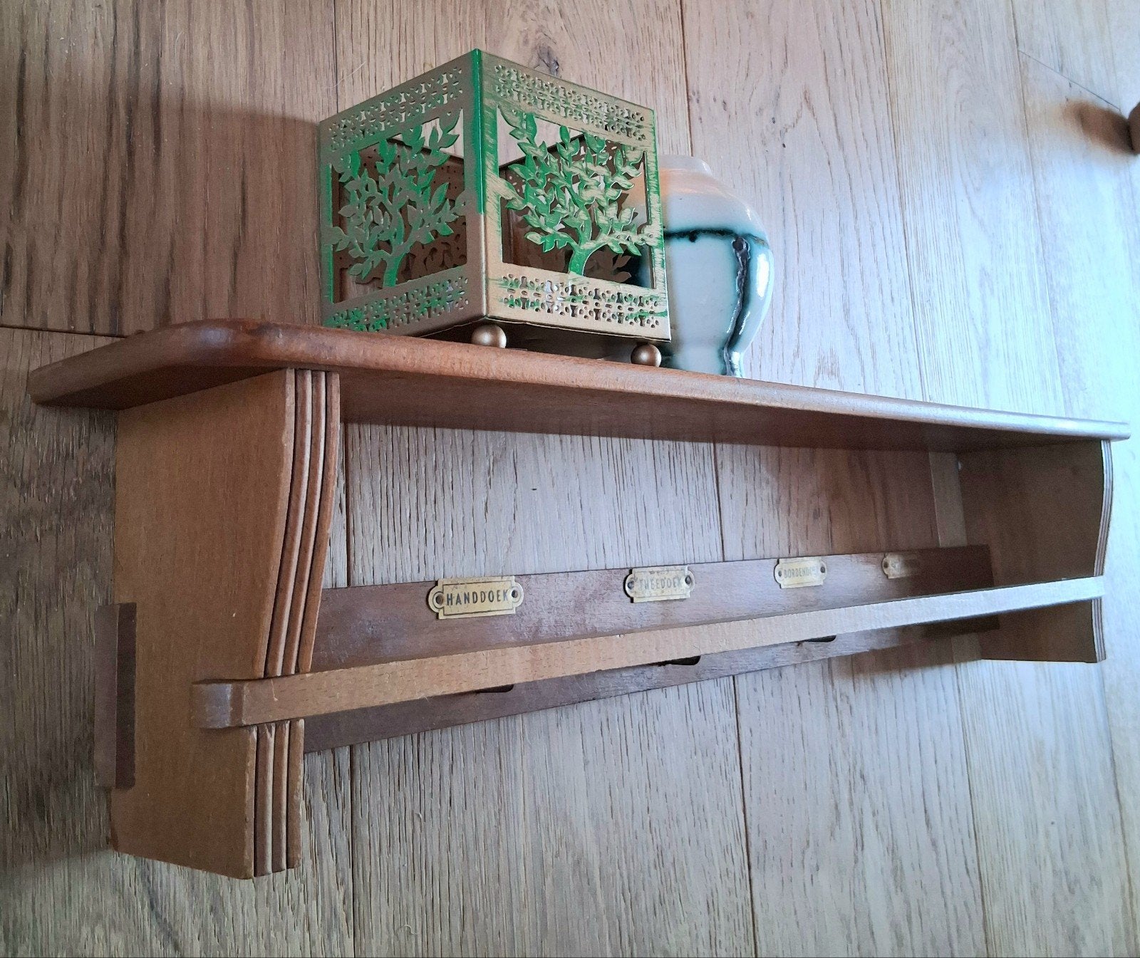 Vintage handdoekrek.
55x8,5 cm.
Bieden is zónder eventuele v, Ophalen of Verzenden